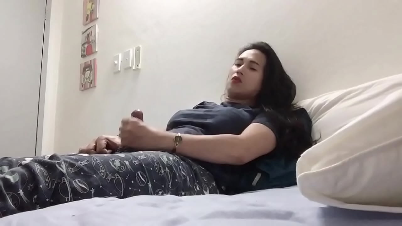 sexy ladyboy with her sexy cumshot