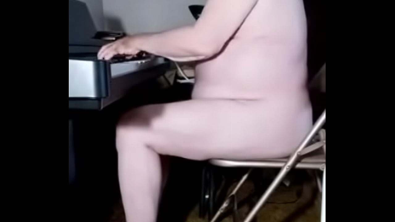 Nude Pianist Plays Classical