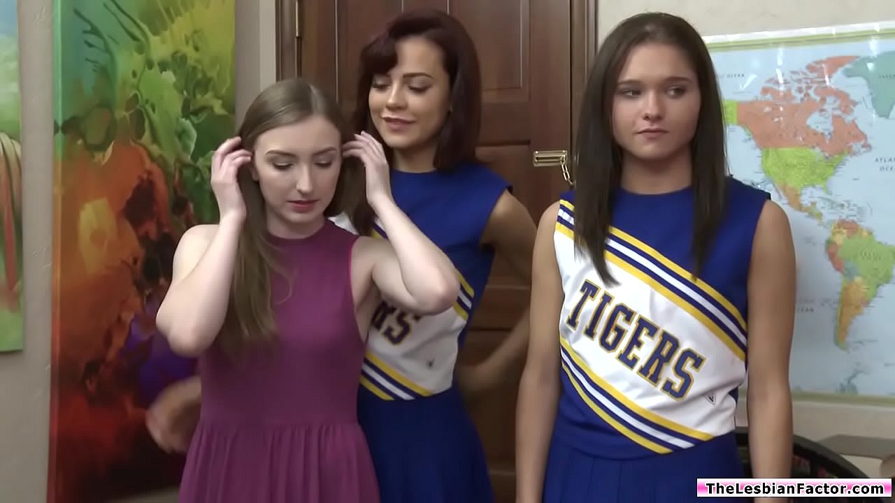 Teen babe pussylicking her dyke cheer squad captain