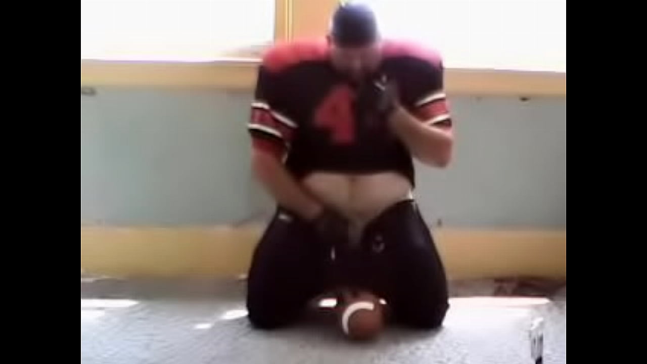 football player kspigbear shoots a load