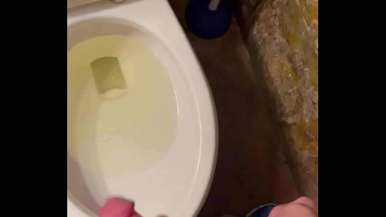 Peeing for my lube to cum