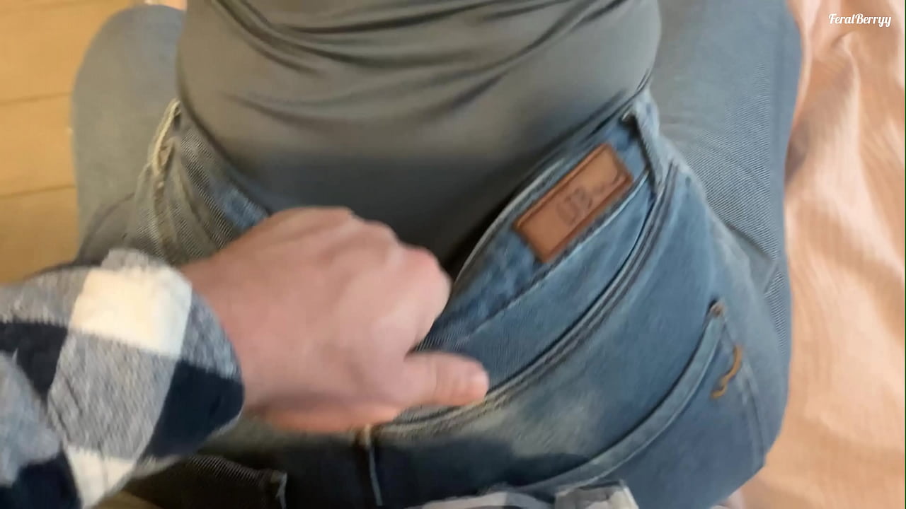 Anal of a juicy beauty in jeans