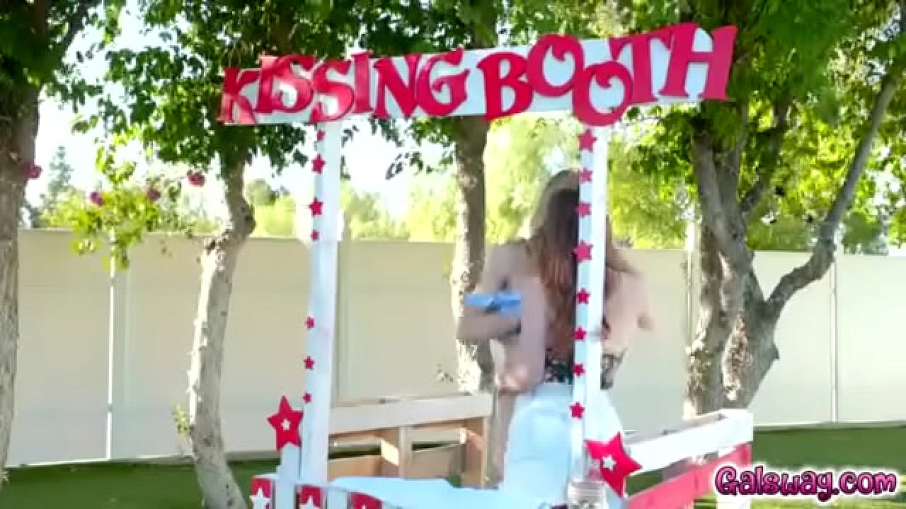 Caught At The Kissing Booth0.mp4