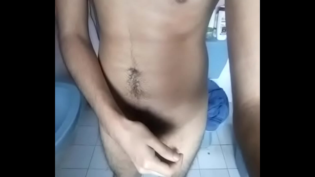 chico de 18 se masturba su pene de 16cm