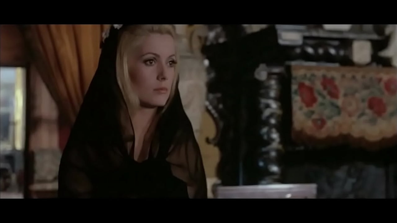 Catherine Deneuve in Belle de jour (1967)