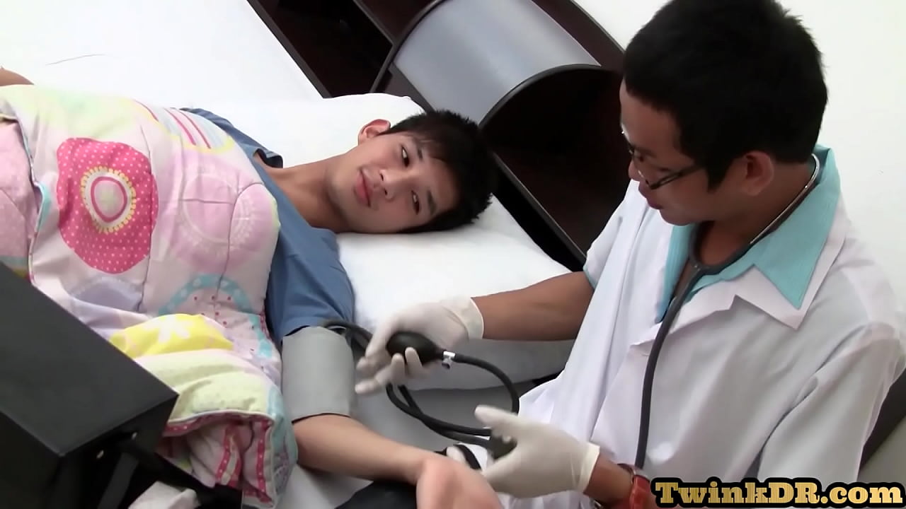 Asian doctor breeds twink for cumshot after exam