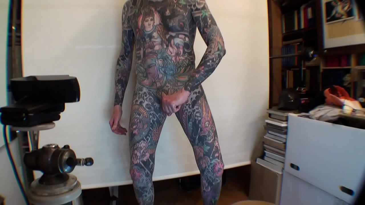 Exotic Nude LeeHarper Pinnomen, Got a 26 mins Webcam job, Involving SEXY Cumming   Exactly in the 26th Mins from Start To Pump Out His Warm Tattoo-Boy Milk - As He Othervise Would Not Receive Tips from The Rich Onlookers.