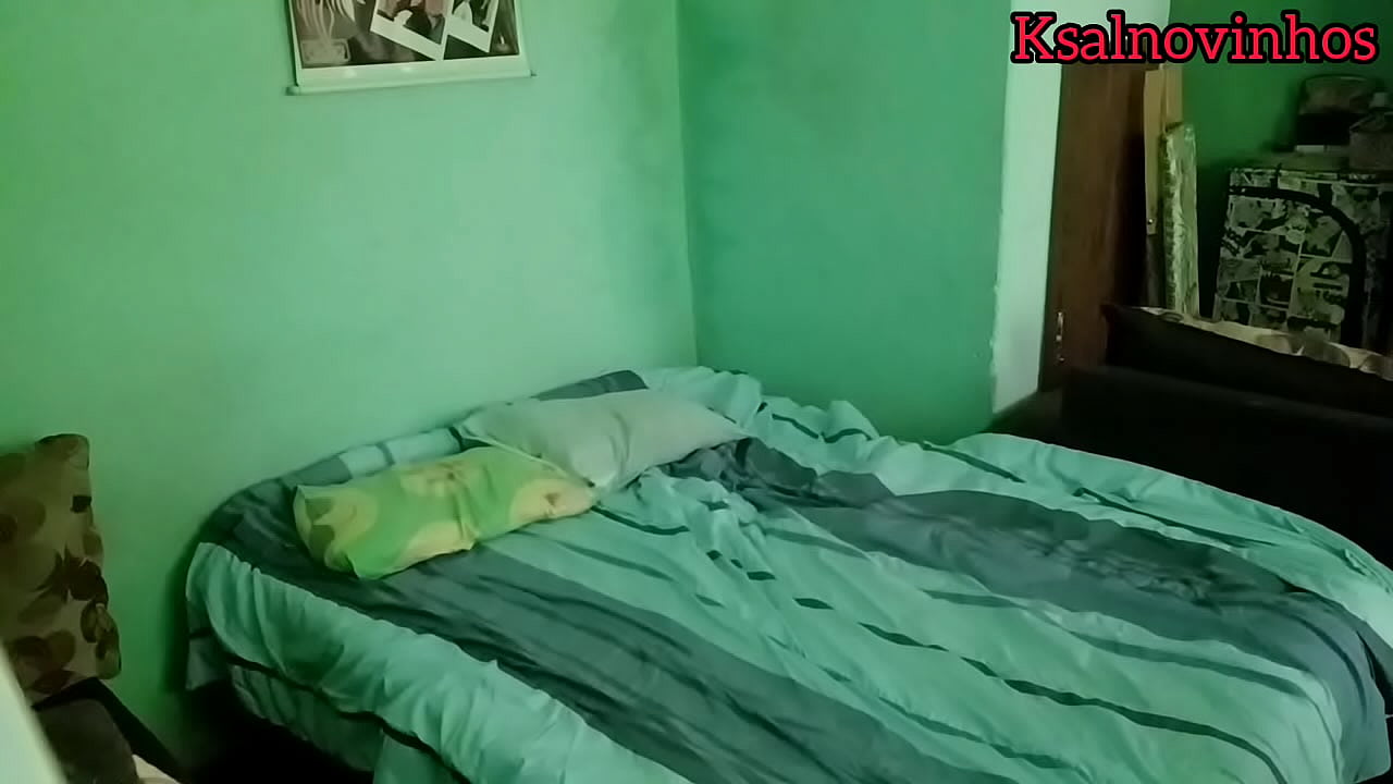 Peguei esposa do amigo na cama dele!