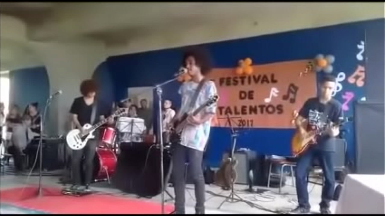 deliciosos jovens negros bem dotados tocando uma ao vivo