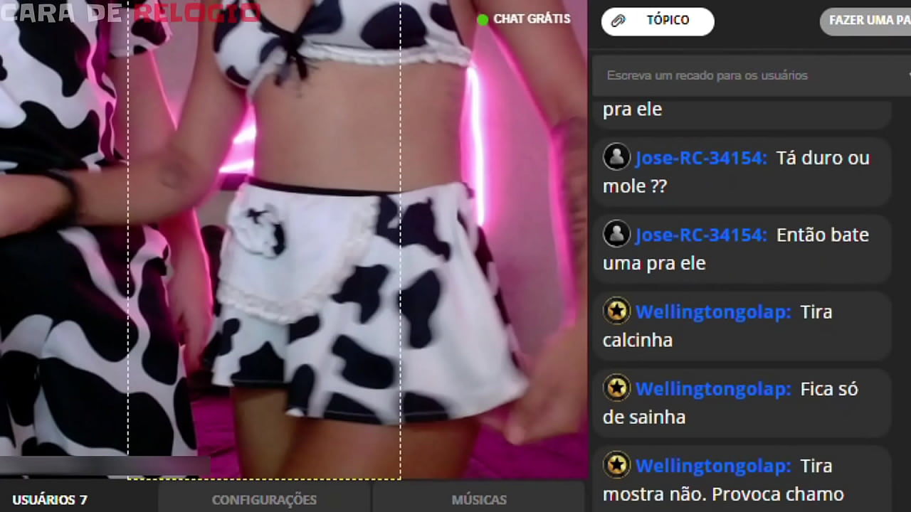 Live da Putaria - Sem enrolação a putinha fica de 4 pra levar rola