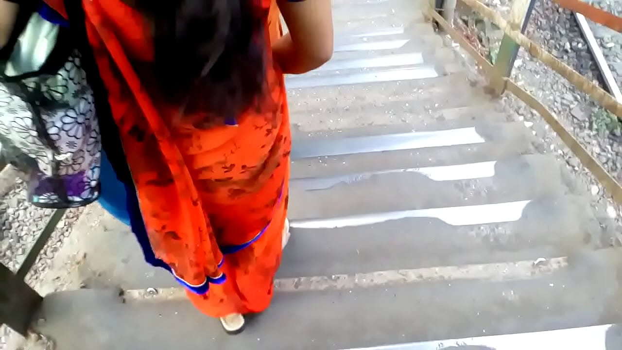 Big ASS In Orange Saree !