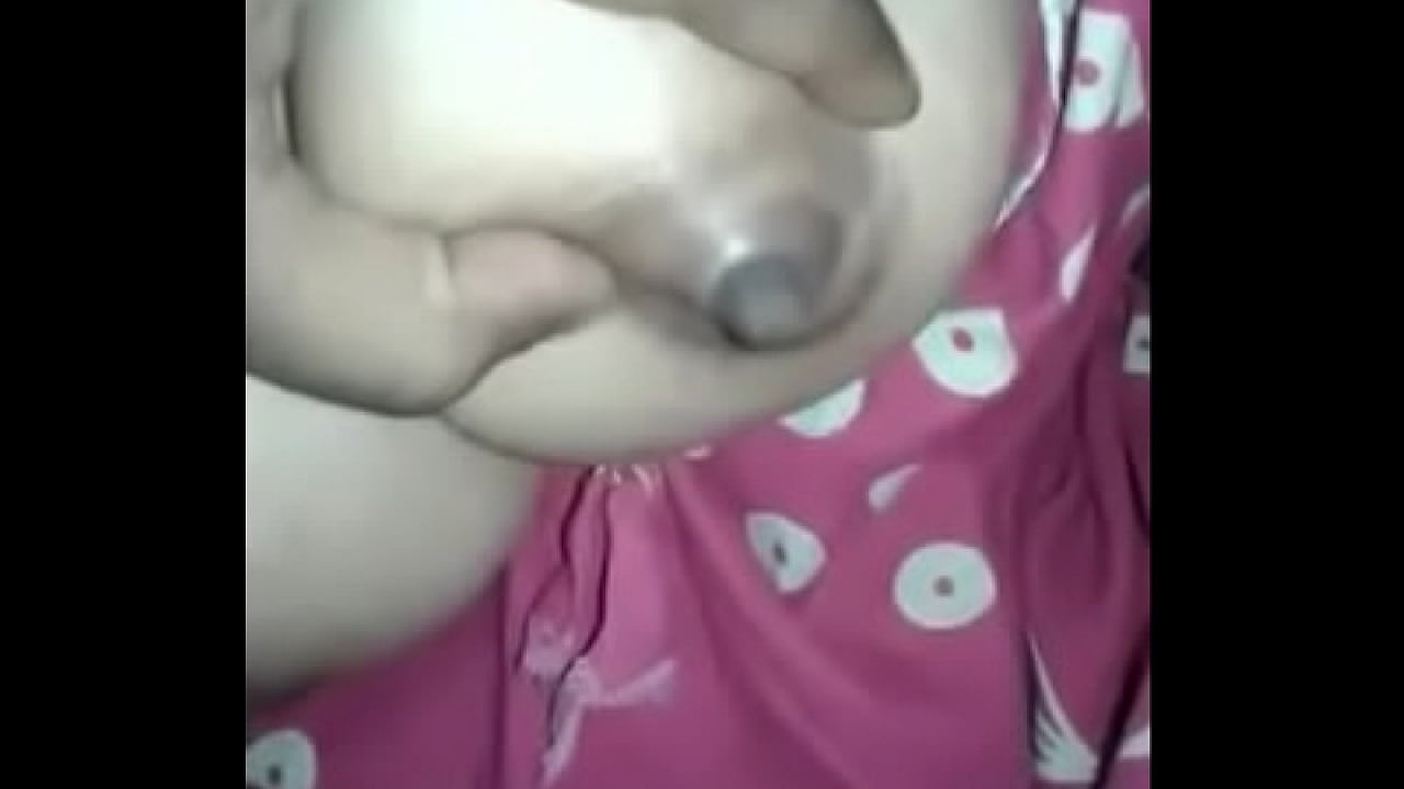 Desi Girlfriend  Boobs Pussing