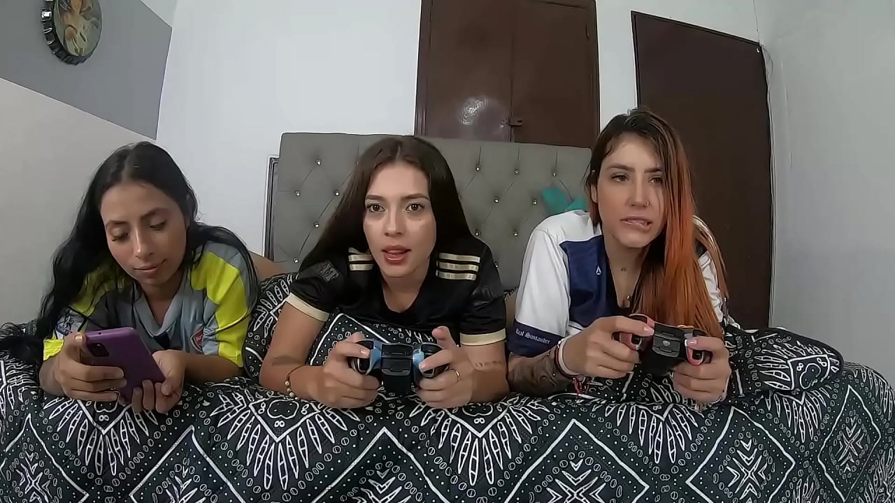 me encanta jugar FIFA y follar a la vez