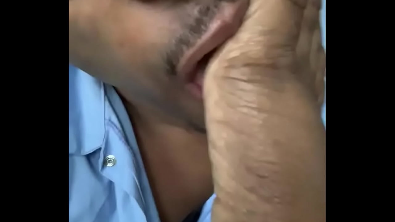 Sucking my wife toes