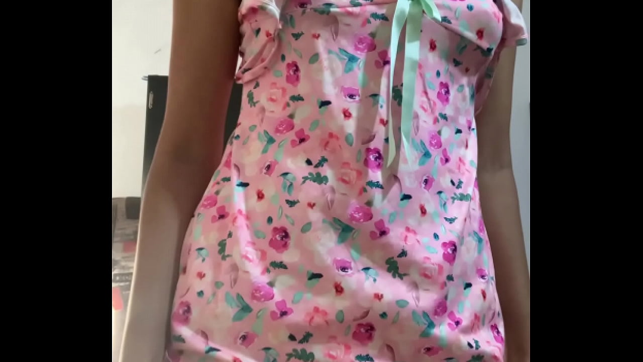 This innocent girl in a mini skirt and small tits. Spy camera. Tenns18