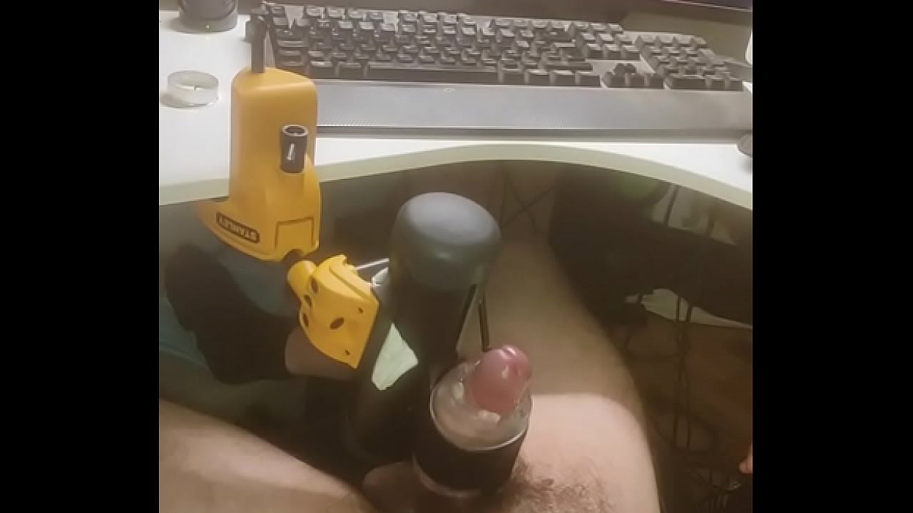 watching porn and getting jerked by handy