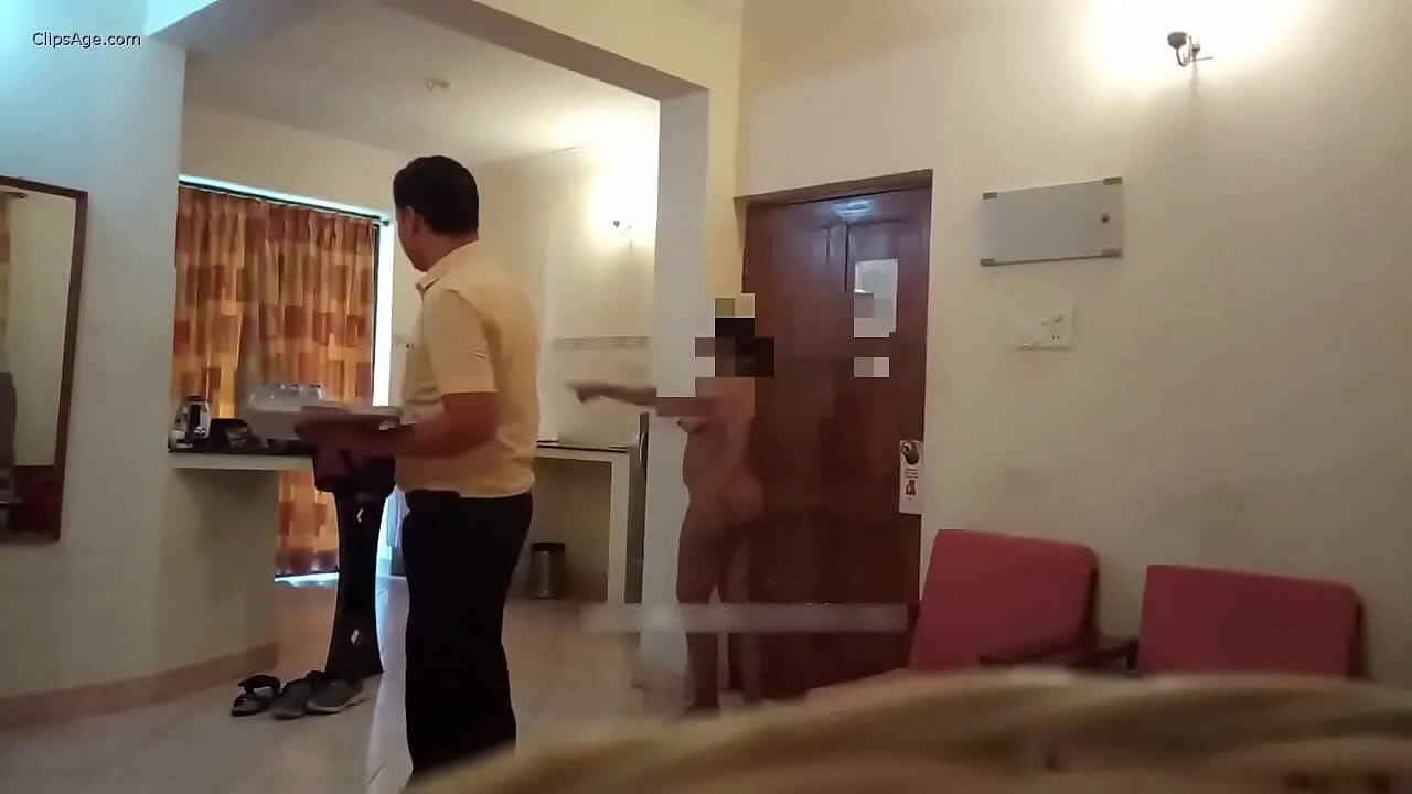 Desi Bhabhi Hotel Nude Flash