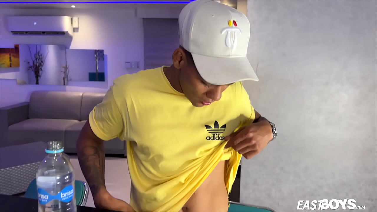 We have yet another athletic dude for you, this time in yellow Tshirt. We took Dani Reynolds to our condo for little R&R. It did not take long before Dani took off his TShirt, and showed of his body. Pants followed and Mr. Jobs decided to wake up Dani