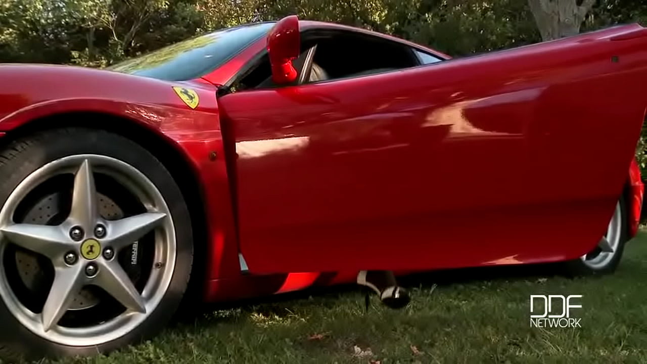 Foot frenzy on a Ferrari!