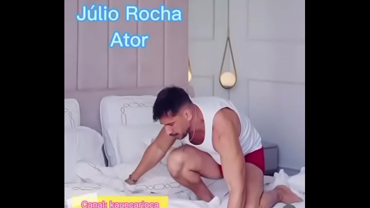 Ator da globo Júlio Rocha de cueca muito gostoso