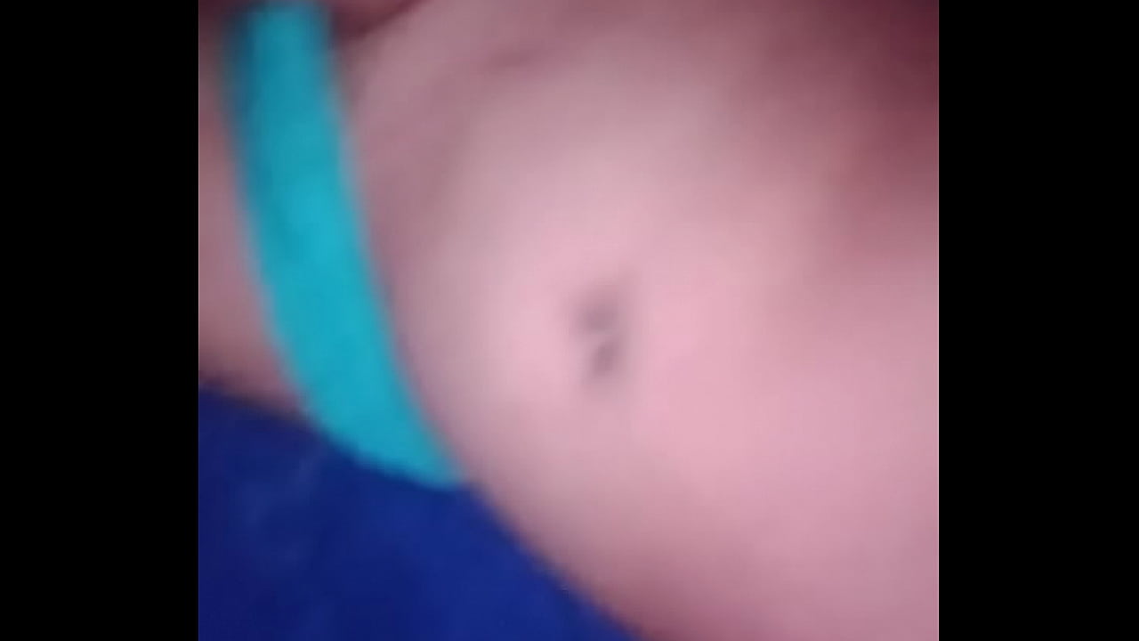 Rica chichona tatuada enseña todo muy ansiosa por cojer