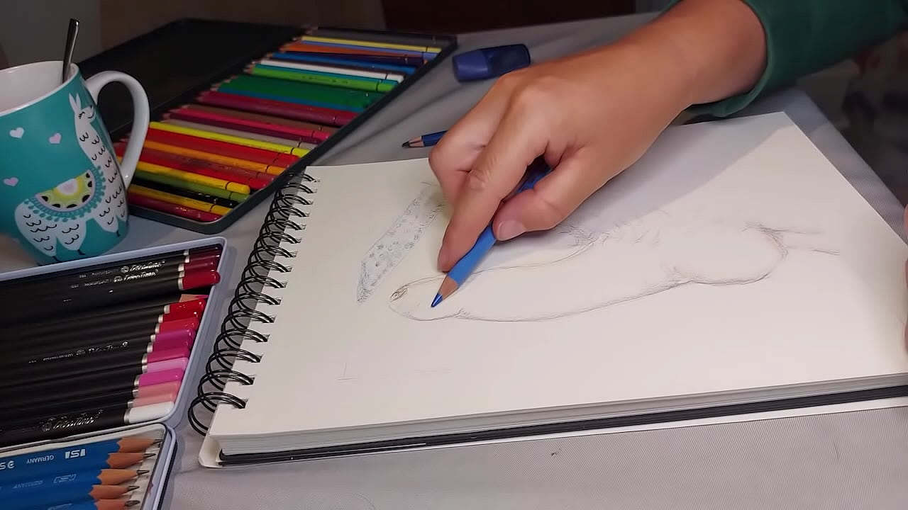 Cinnamonbunny is drawing and coloring a dick