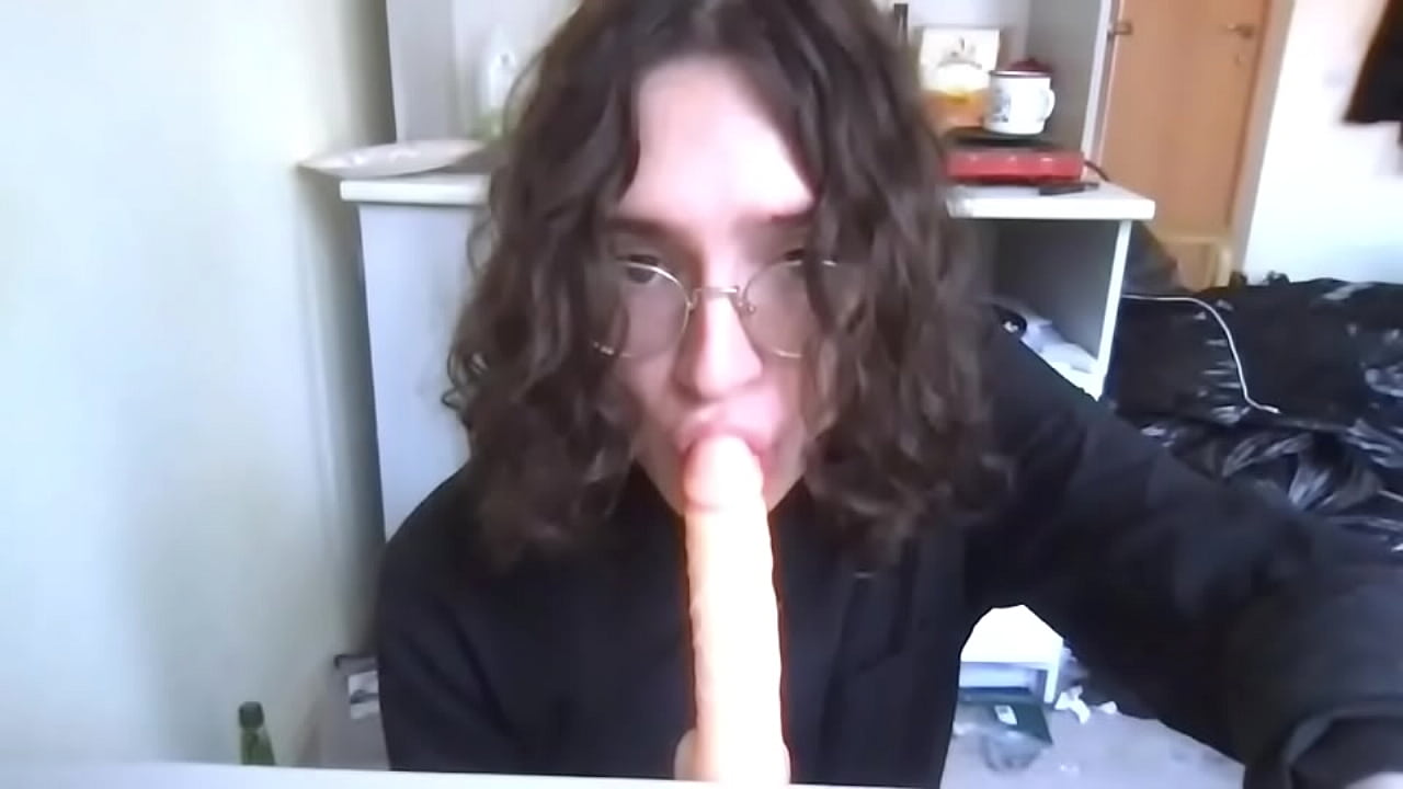 Twink deepthroats dildo