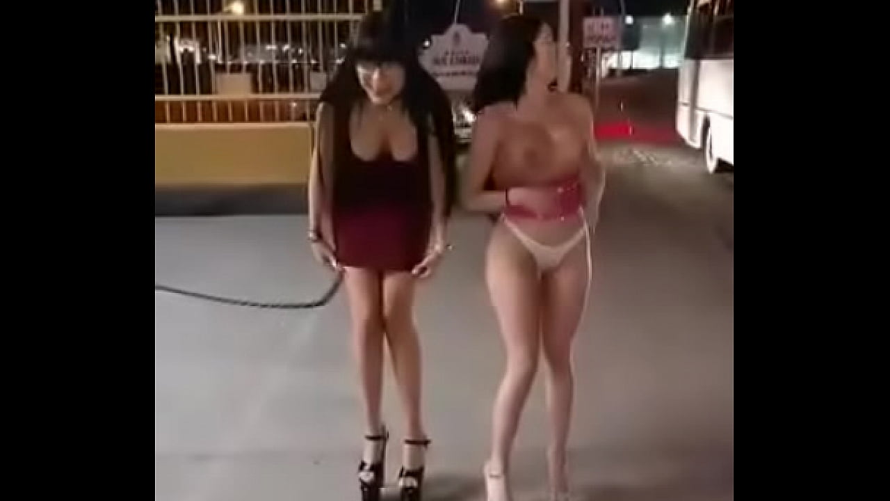 Dos mujeres en la calle