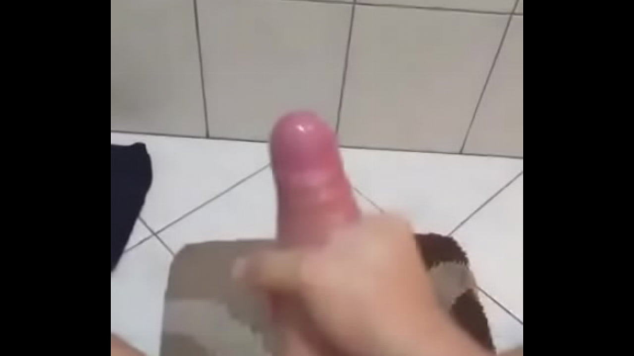 YOUNG BOY CUMSHOT