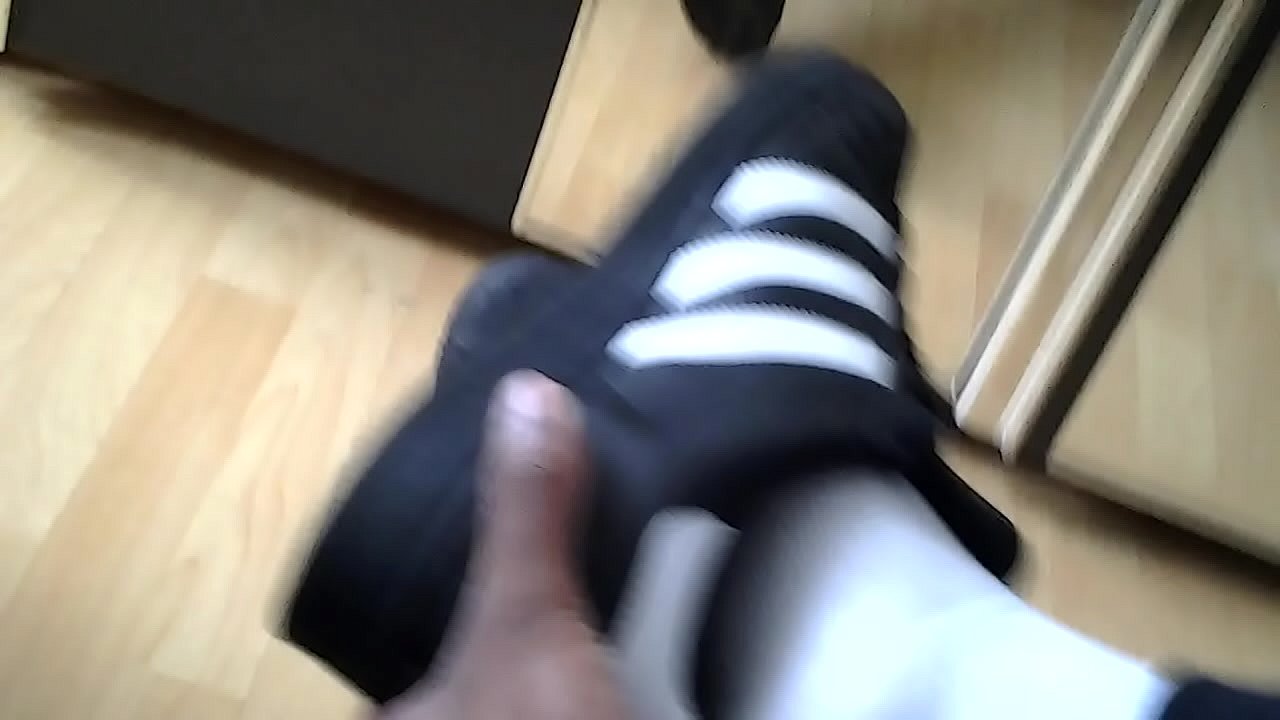 young guy Sneaks/Socks