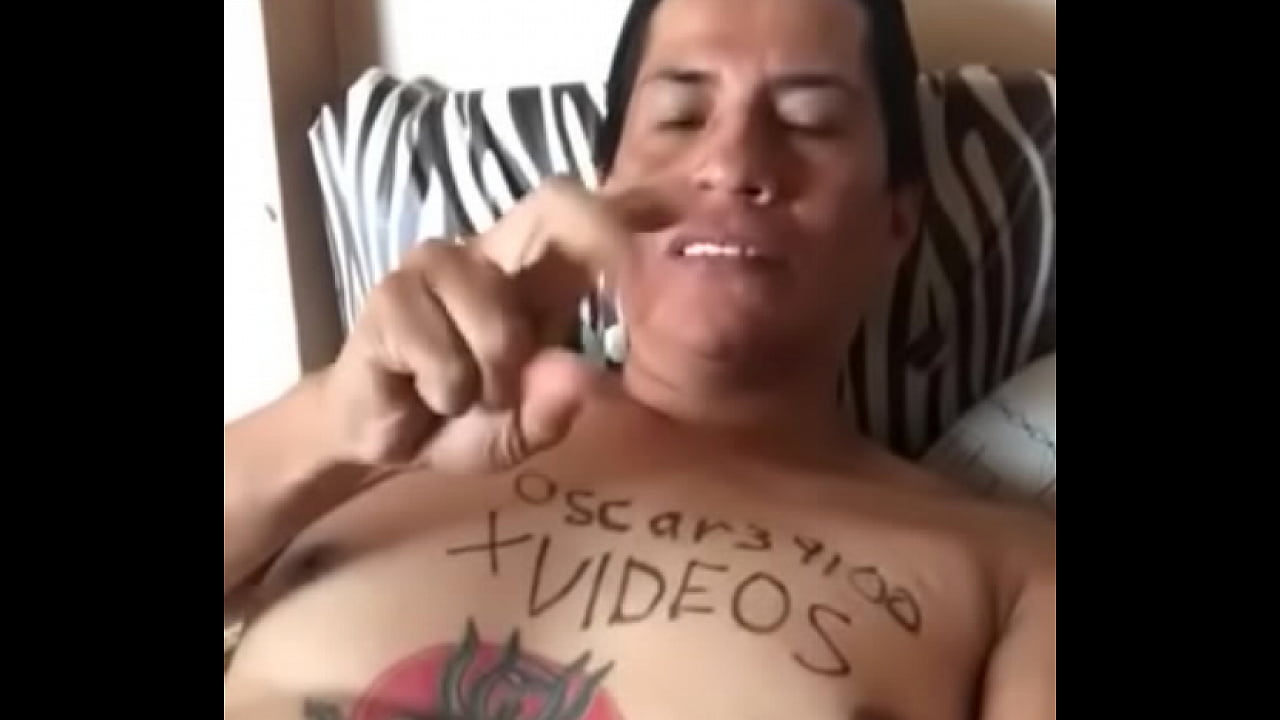 Masturbándomelo viendo porno