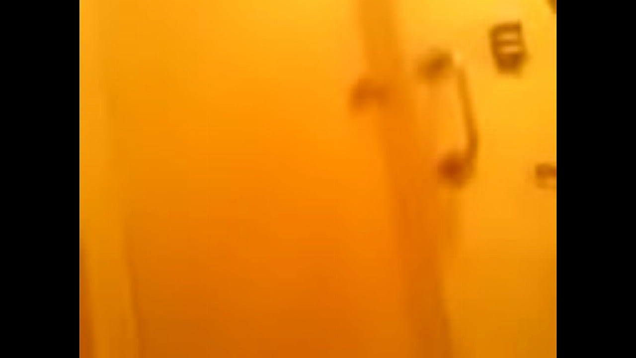 gorda caliente en el baño