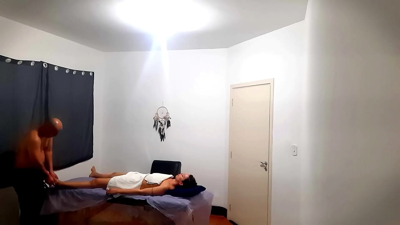 She went to get a massage but was surprised by the therapist who ejaculated in her