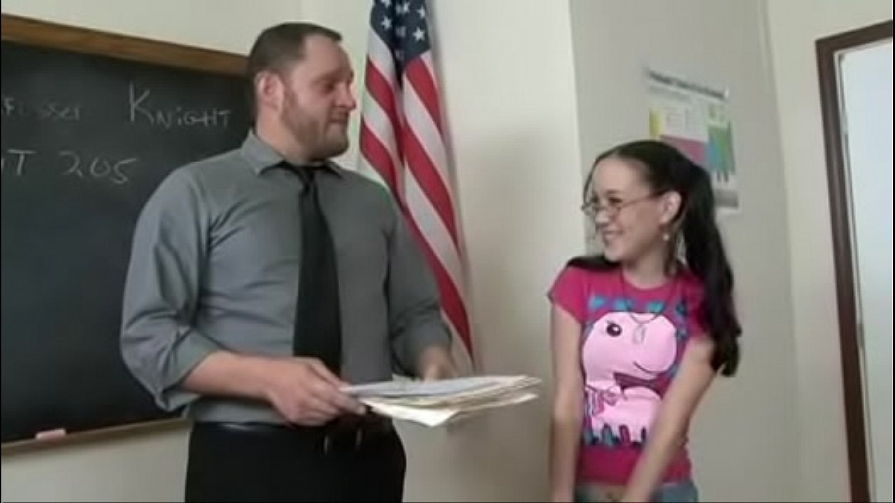 girl suck teacher for good califications