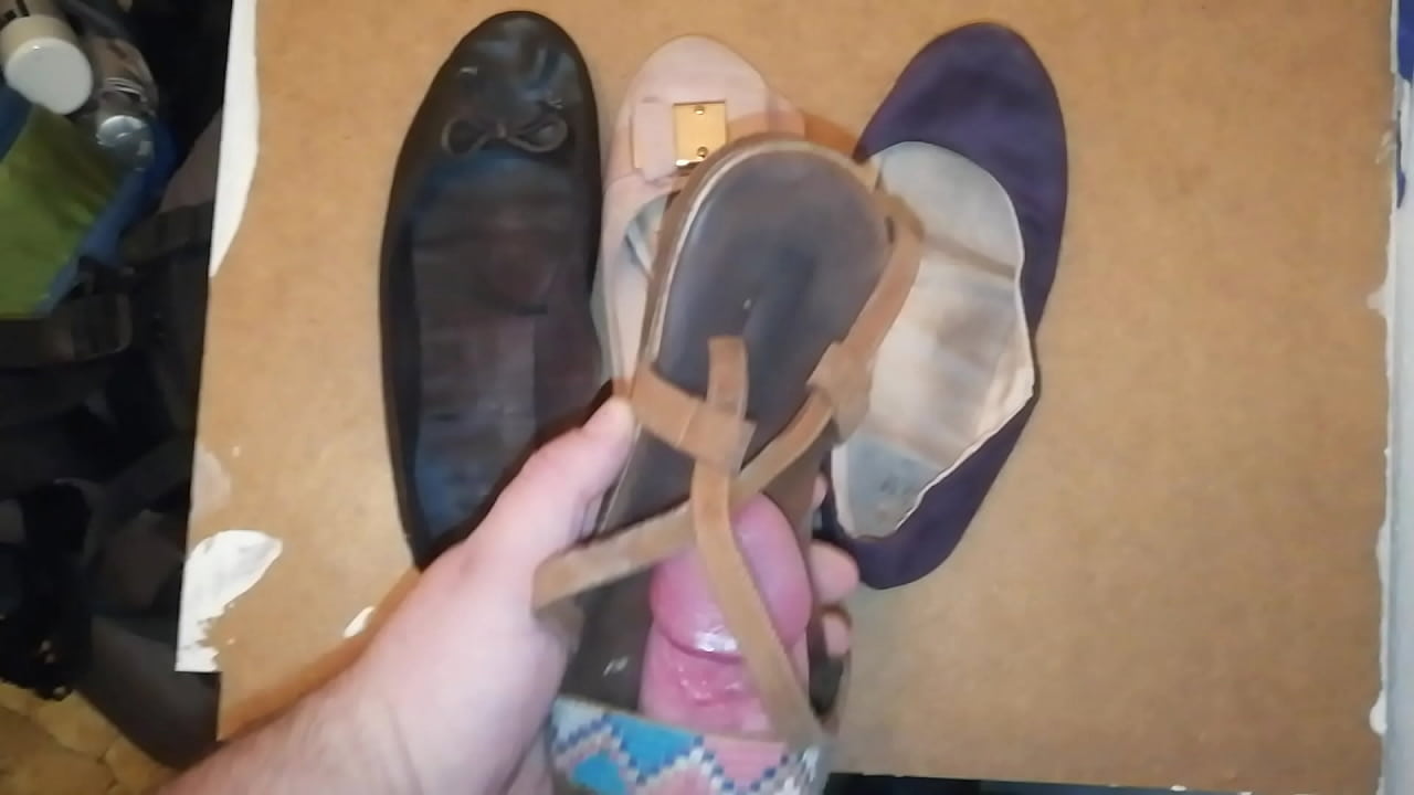 Jerking with three flats, sandal cum on the sole