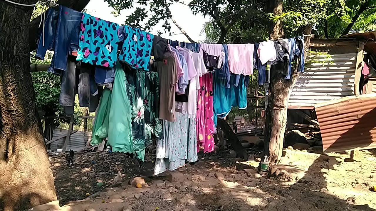 le doy su buena follada a la embarazada para calmarle la calentura, le encanta sentir mi lengua en su coño humedo