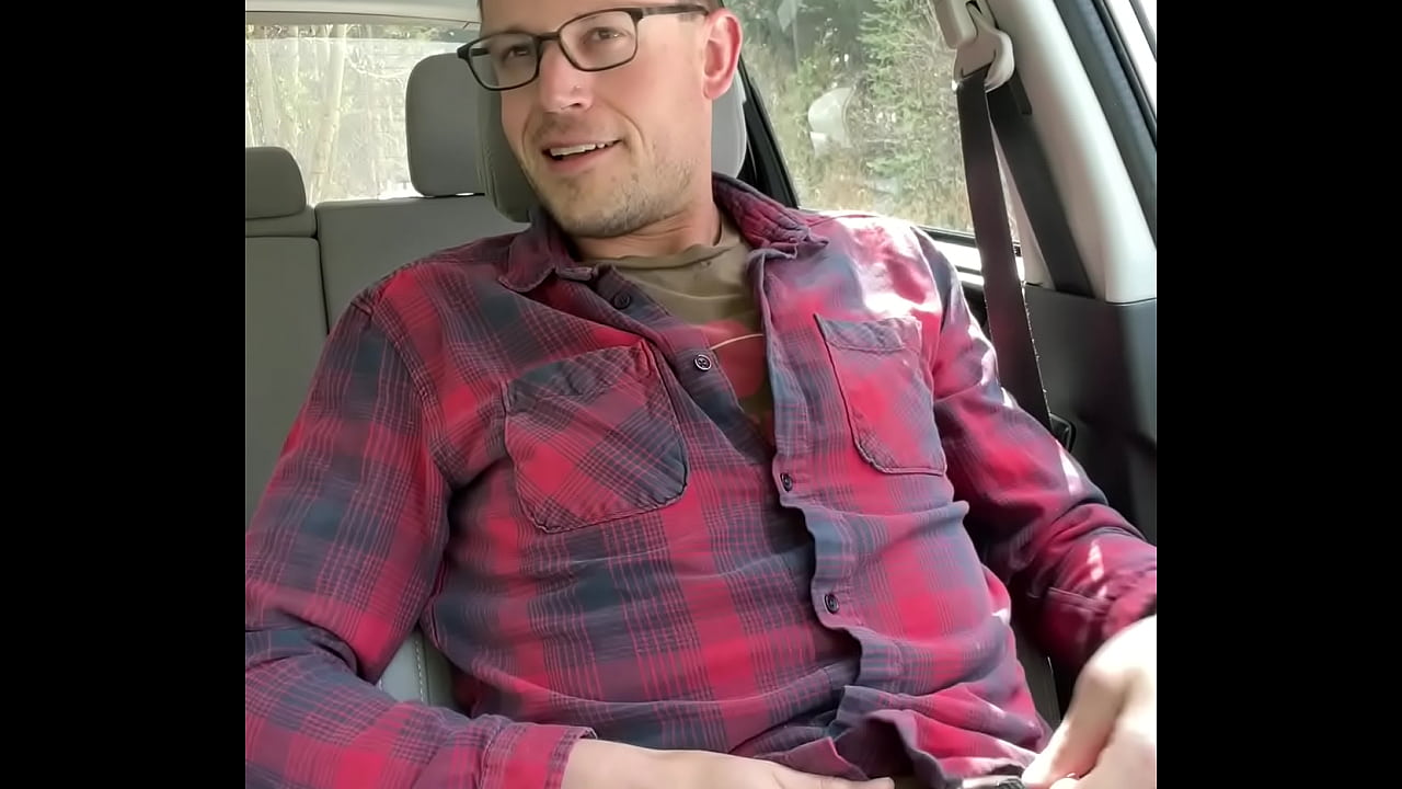 Stud Cums In His Car