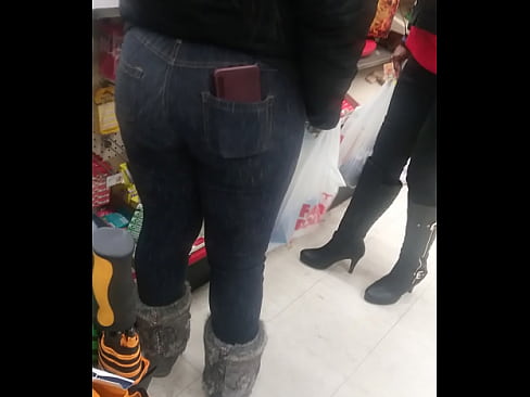 Fat ass booty in family dollar