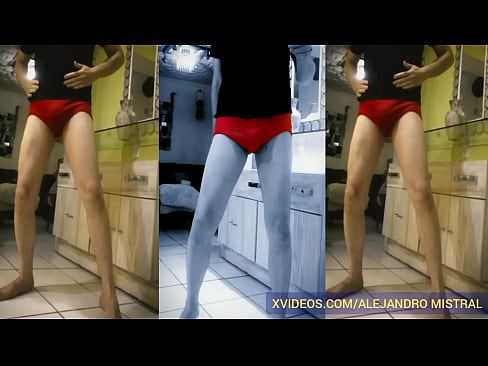 Sexy aficionado se pone a mover la verga al ritmo de la música video gay fetichismo