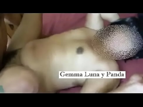 Cornudo Graba a su Puta Esposa Gimiendo Ensartada en la Verga de Amante