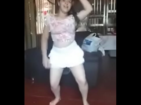 Andressa Silva putinha dancando funk querendo pica