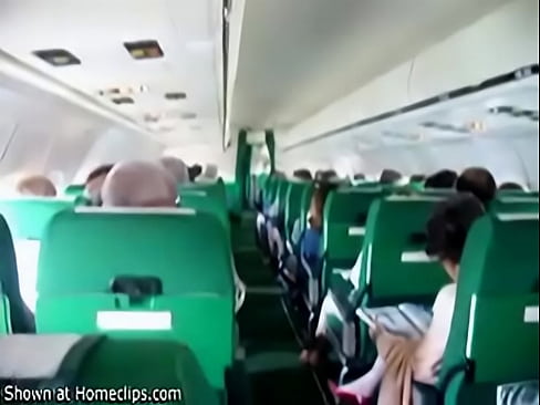 Mi mujer se masturba en el avion