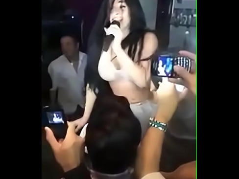 DIOSA CANALES EN SHOW PRIVADO, DEJA A TODOS LOS HOMBRES CON LA BOCA ABIERTA CON SUS MOVIMIENTOS