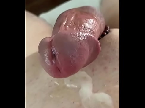 Hot dick cums with no hands