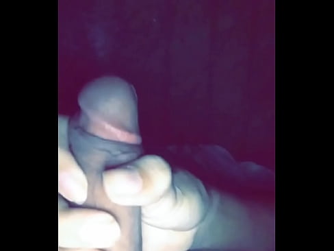 Mi amigo se masturbo a mi nombre y me mando el video