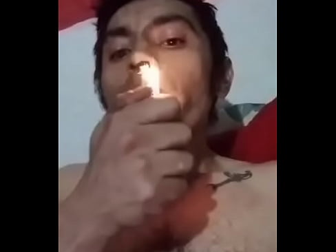 Chacalitos rico mastuebandose y fumando