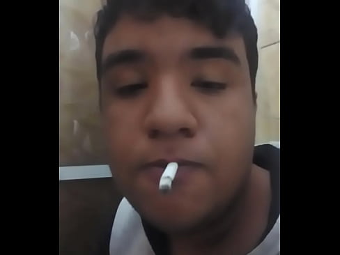 Punheta fumando