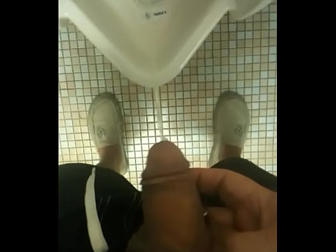 urinate in locker room