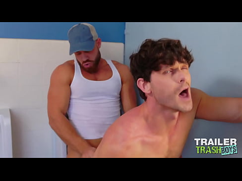 TRAILERTRASHBOYS Muscular Guy Barebacked By Hung Trucker