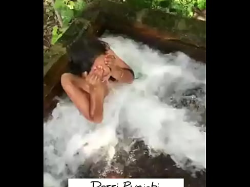 Punjabi Girl Bathing with BF completely nude